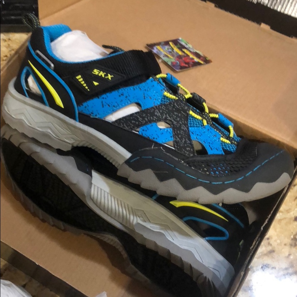 Wander Trek Shoes